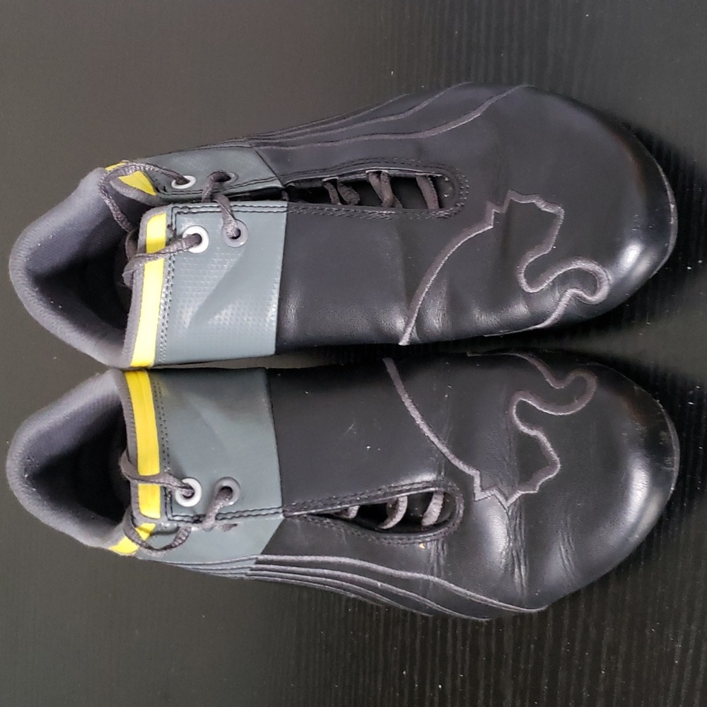 Puma Ferrari driving shoes sz.9 Pre-owned. Gray & black.  good condition